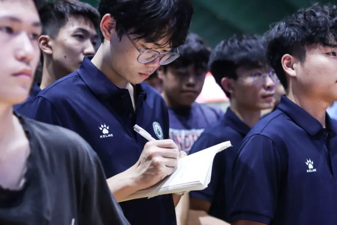 青少年篮球爱好者综合训练方案_0